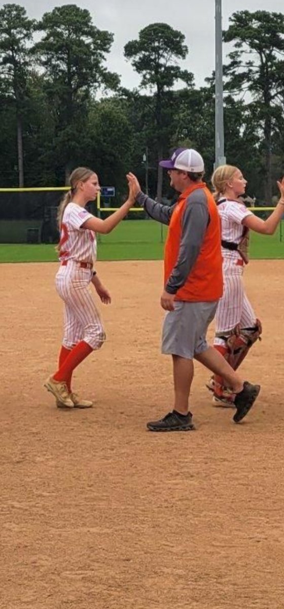 UnityMelton's tweet image. We&apos;d like to wish a very Happy Birthday to Coach Blake!!  A family man off the field, but all business on the field!! He&apos;s a great coach, with great instincts, and we&apos;re lucky to have him and all he brings to our team!!  Happy Birthday Coach!!
