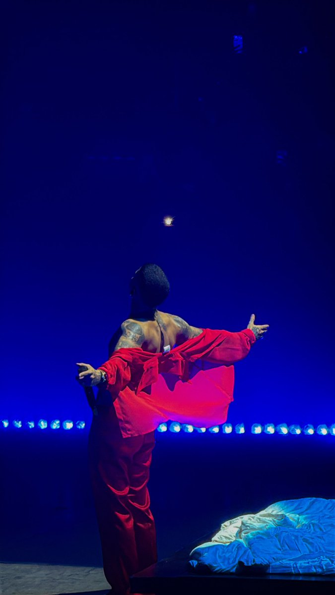 Si la vida me da la espalda, que sea la de Rauw