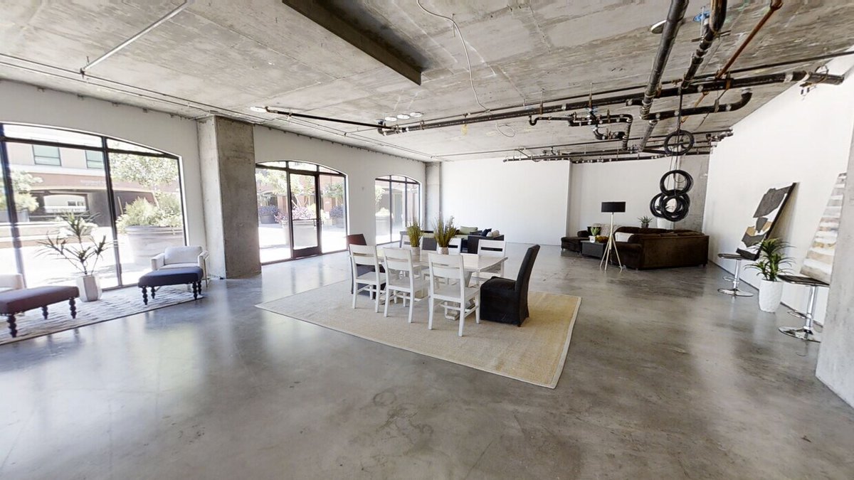 ✨ New Old Town Scottsdale Listing ✨
📍 6803 E Main St | Suites 1118-1120 | 1,650 SF
Office/retail space across from Hotel Valley Ho—ideal for owner-users or investors in the Arts District.
👉 na2.hubs.ly/H01XTH60