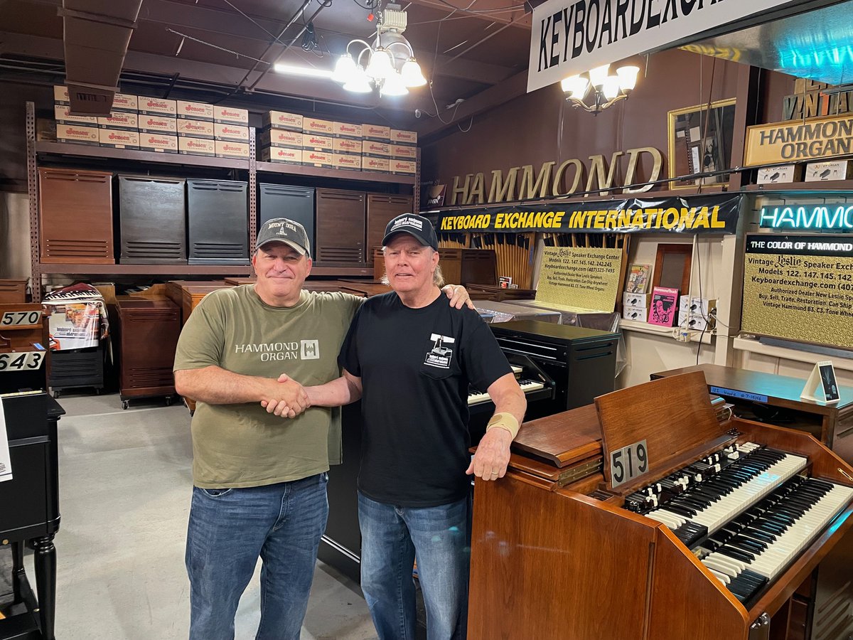 KeyboardExInt's tweet image. We enjoyed a recent visit from Mr. Al Goff (Goff Professional) so much, discussed and shared from a lifetime of Hammond and Leslie service experience. Not to mention stories from the road!