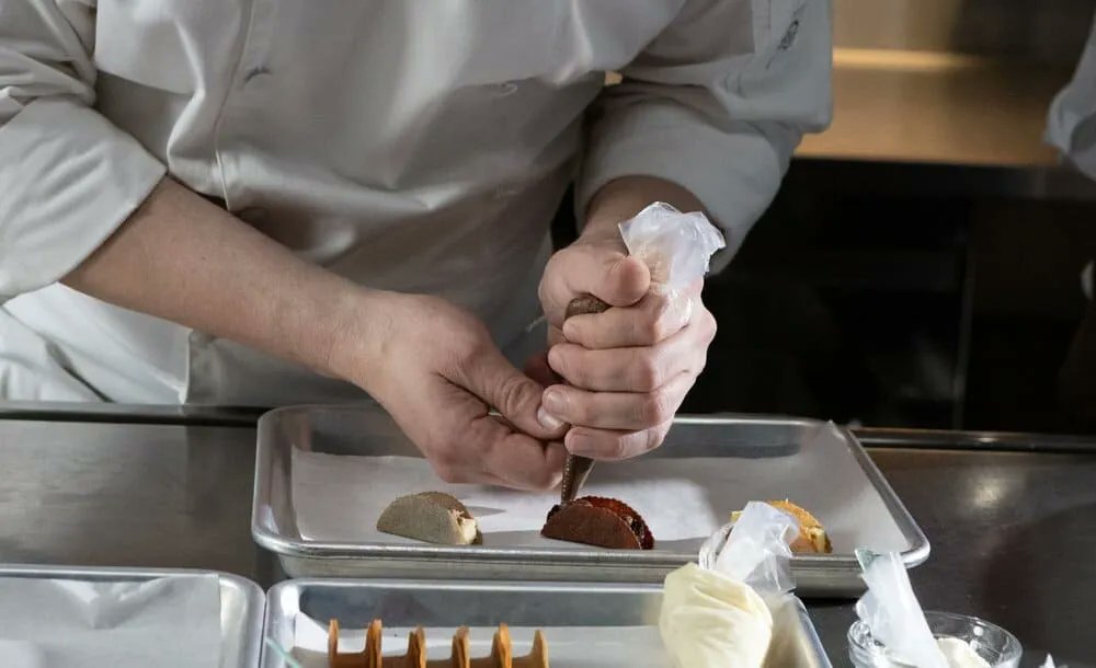 So You Think You Can [Pastry] Chef? It’s Not All Buttercream and Beignets 🎂

Acquiring the title conferred by “Yes, Chef!” requires years of professional work. Here’s what you need to know: ow.ly/uu8x50XnY8G