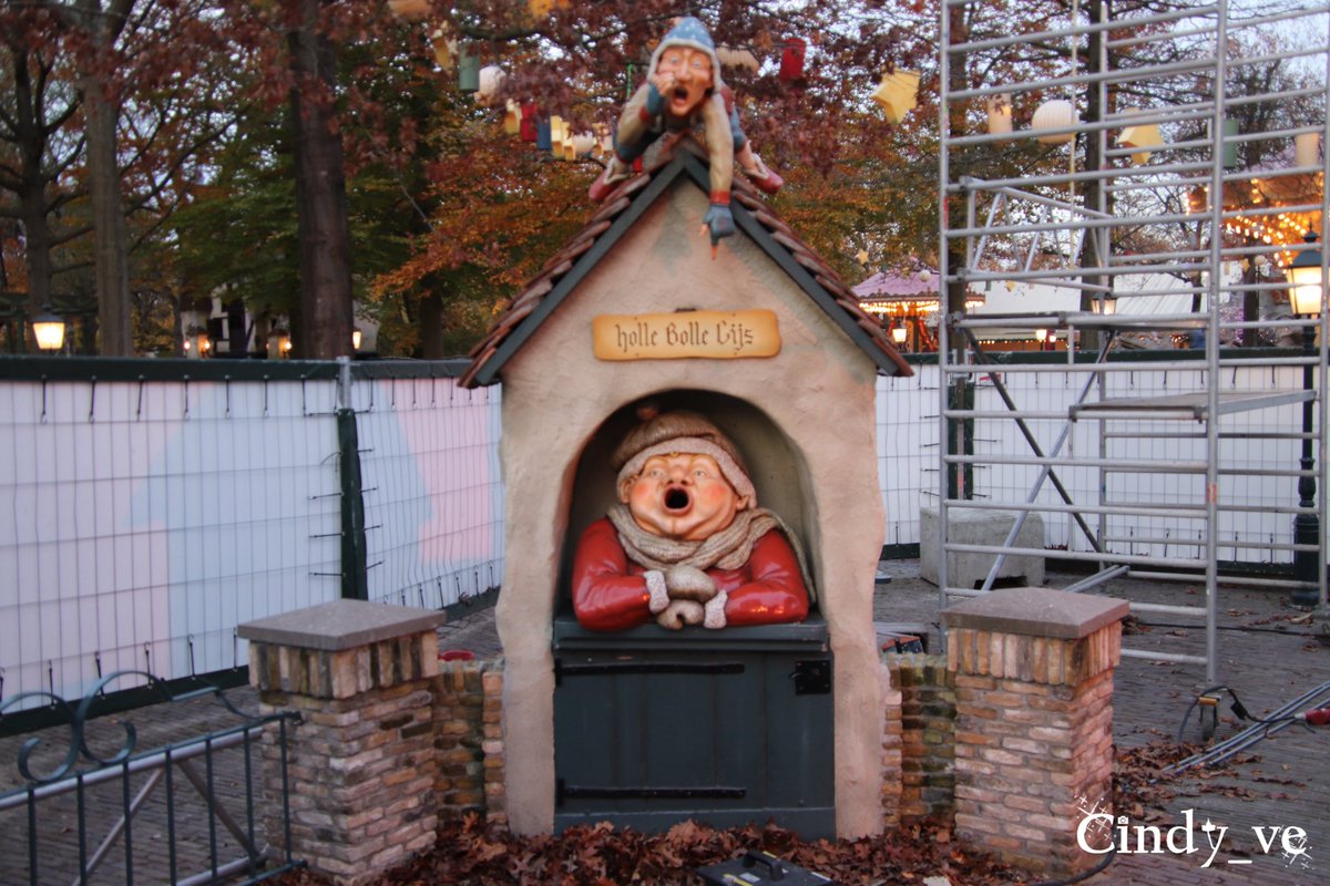 cindy_ve's tweet photo. Deze #HolleBolleGijs en zijn #Kabouter hebben ook al hun winterkleding aangetrokken #Efteling https://t.co/qnoEu1FsRL