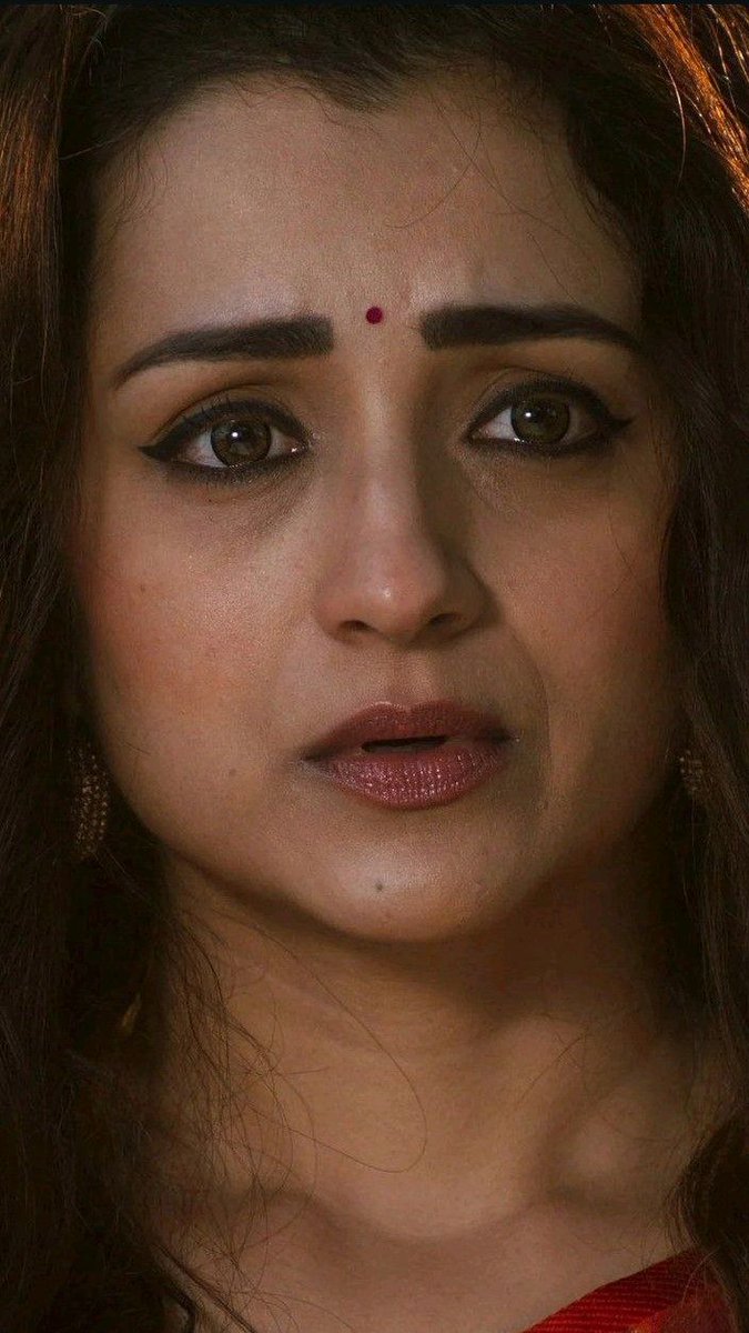 Trishastann's tweet photo. Does anyone even come close to Trisha’s queen energy? https://t.co/1zX5W9LCQf