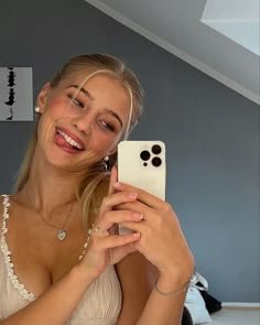 Matt81742Samuel's tweet photo. Want professional, eye catching visuals that boost your online presence? I create stunning AI-generated photos and videos designed to help creators grow their audience.
#OnlyFantome
#OnlyFans #onlyconnect https://t.co/lKw8yz5bTx