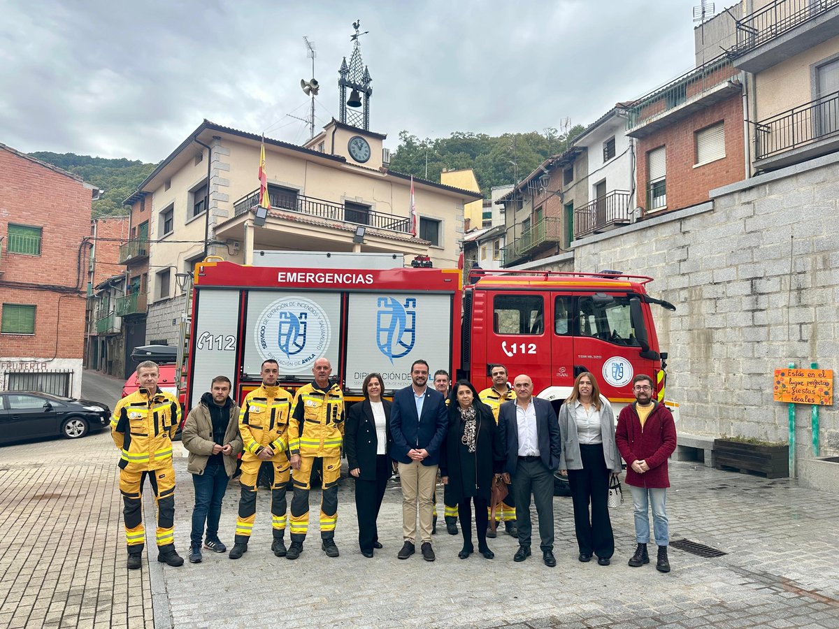 Vía Ayuntamiento de #Casillas
NUEVA BOMBA PESADA RURAL
el Diputado de Acción Territorial, José Luis del Nogal, ha hecho entrega de una bomba pesada rural a la Agrupación de Protección Civil - Agentes Colaboradores en Extinción de Incendios de Casillas

#valledeltietar #gredos