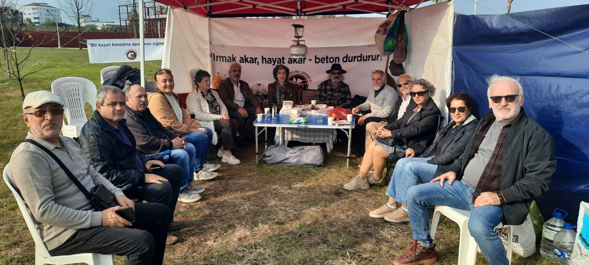 GKarafazli's tweet photo. “Ordu’da Halk Nöbette: Eski Çöp Alanına Külliye Değil Yeşil Alan İstiyoruz” https://t.co/UklxV6nLA7 #çöp #küllüye #melet ırmağı #nobet #ordu #Çevre https://t.co/RMUFnSvKyG
