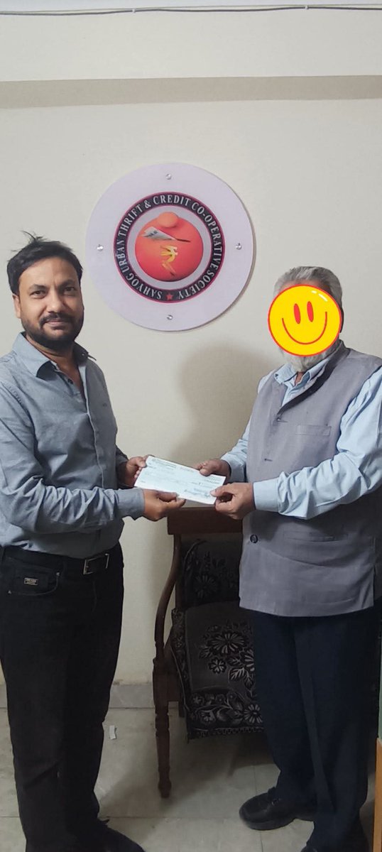 SahyogUrban's tweet photo. साथी हाथ बढ़ाना…
Join us to help yourself.

A loan of Rs 100,000 has been granted to Mr. P A, a truck owner, for repairing his truck. The cheque was handed over by Mr. Hedayatullah Gentle, Social Activist and Chairman of Social Media Backward Front INC. https://t.co/ycynilPHvs