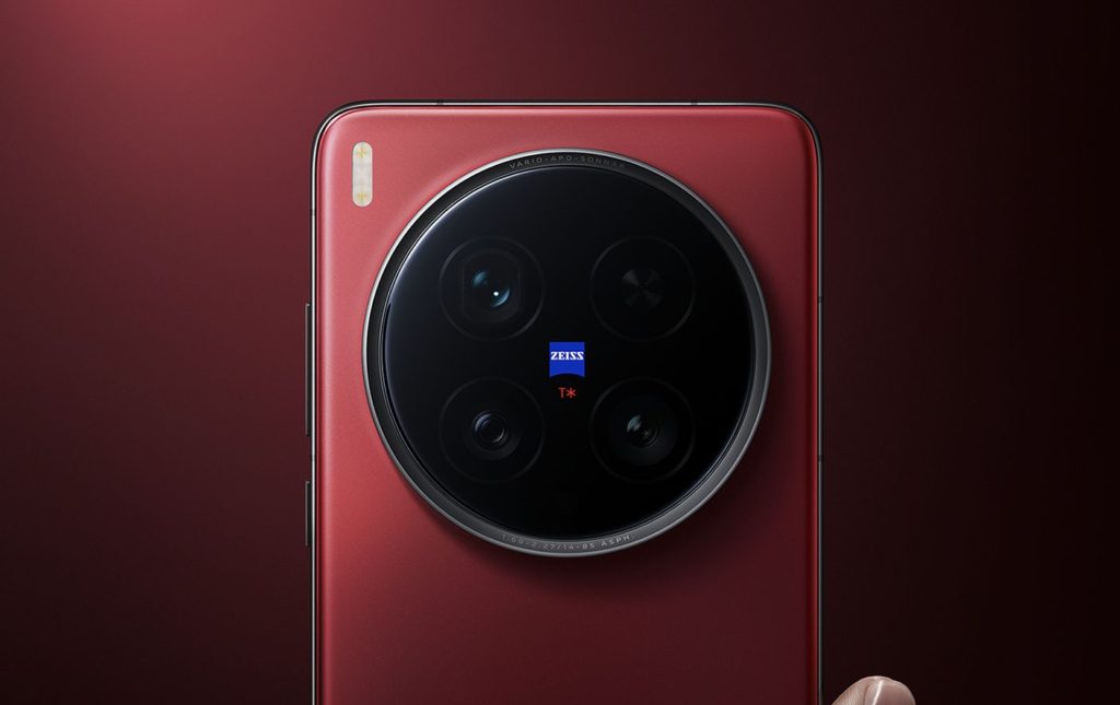 ryanace549's tweet photo. Vivo X300 Ultra
Camera Detail Leaks:

📷200MP Sony IMX90E Main
 📷50MP SONY LYT-828 Ultra-wide 
📷200MP SAMSUNG HPB Periscope Telephoto
📷50MP Selfie with autofocus
#vivox300ultra #Vivo https://t.co/C8fZQJcY5p