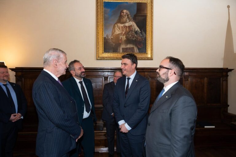 AII SG Amb. Castellaneta paid his first official visit to the Republic of San Marino 🇸🇲 on November 6.
Fruitful talks with Secretary of State Luca Beccari on San Marino’s active role within the #AII &amp; #EUSAIR and the importance of regional dialogue, cohesion and EU integration.