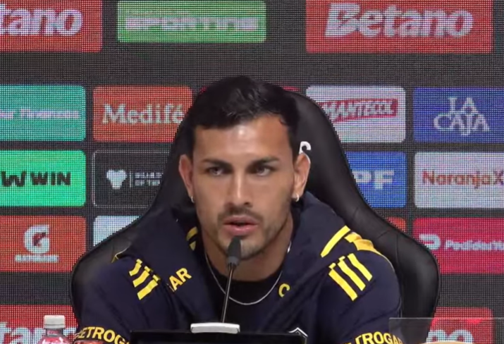 🗣️Leandro #Paredes en la conferencia de <a href="/LigaAFA/">Liga Profesional de Fútbol</a>:

"En toda mi carrera me ha tocado ser parte de grandes grupos, sé que para ganar se necesitan hombres, un buen grupo. Creo que cuando llegué intenté hacer eso, armar un buen grupo, de buena gente, gente humilde que quiere lograr