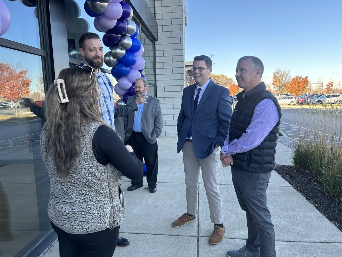 Deputy Mayor Matt Light joined the <a href="/NoblesvilleCOC/">Noblesville Chamber of Commerce</a> for a ribbon cutting for <a href="/Xfinity/">Xfinity</a>’s retail store grand opening at Hamilton Town Center — their first store in Hamilton County. We’re glad to have this store available to the Noblesville community in this growing area.