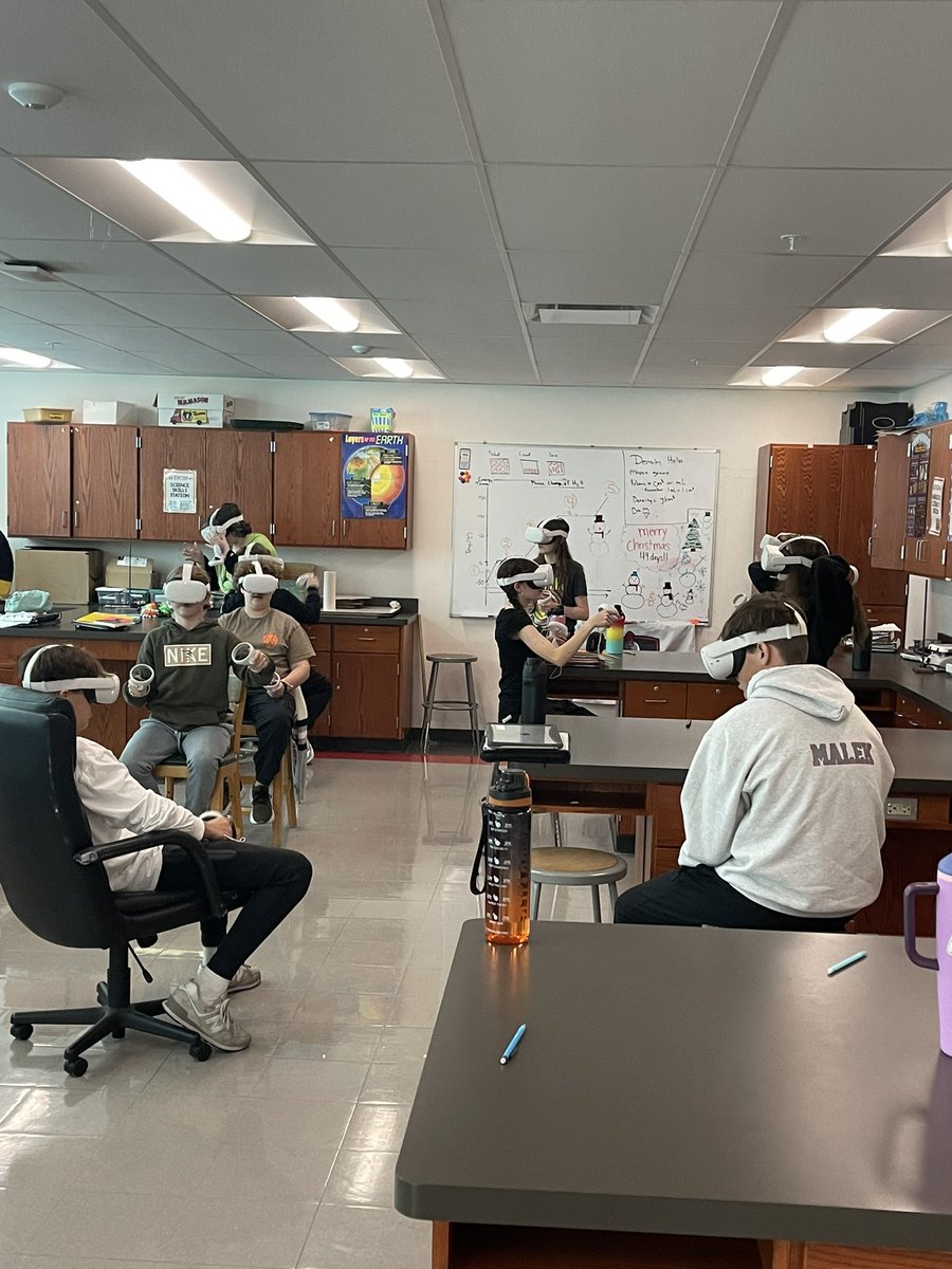 BroschkScience's tweet photo. After some trouble shooting we are up and running.  Plate Tectonics in the VR world. @FPSchools https://t.co/67cTuj62nm