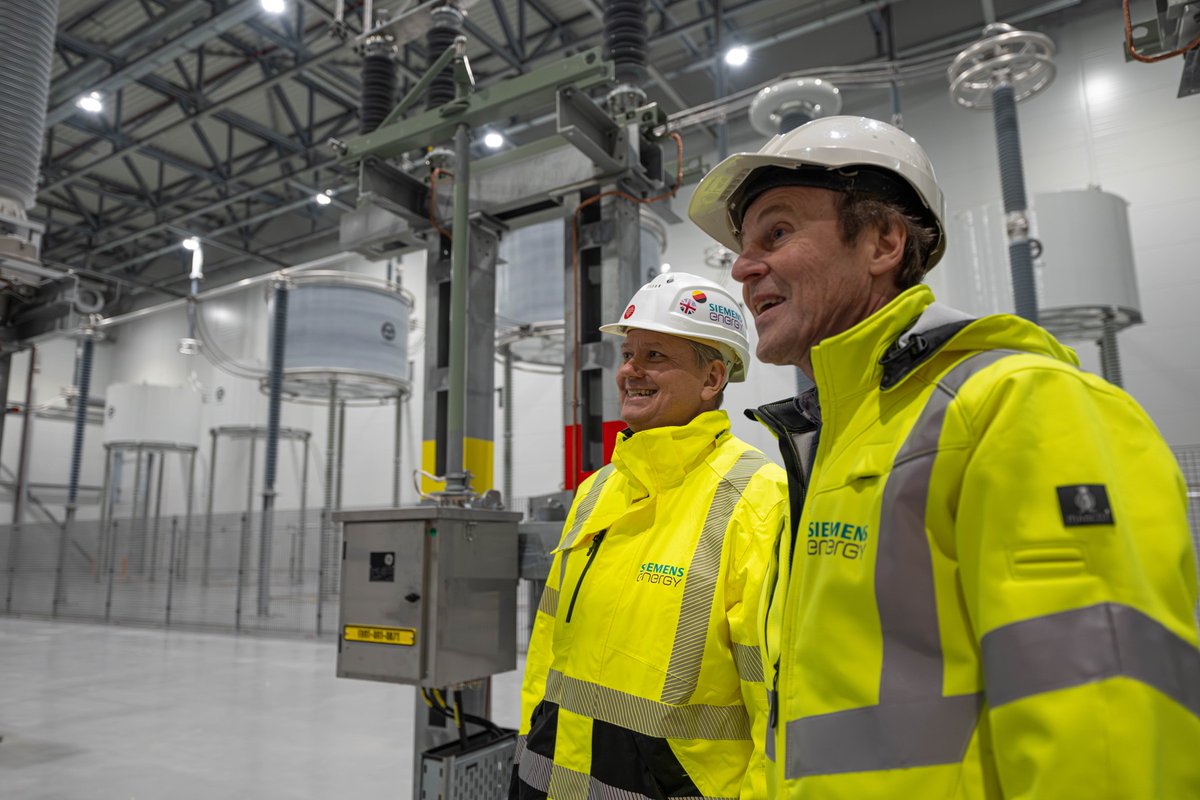 sherryalias's tweet photo. The clean-energy future runs on one thing: a grid that never quits. At Siemens Energy we’re making that backbone stronger, smarter, and ready for anything. https://t.co/WMUyWimes6 https://t.co/GmvMIljHWx