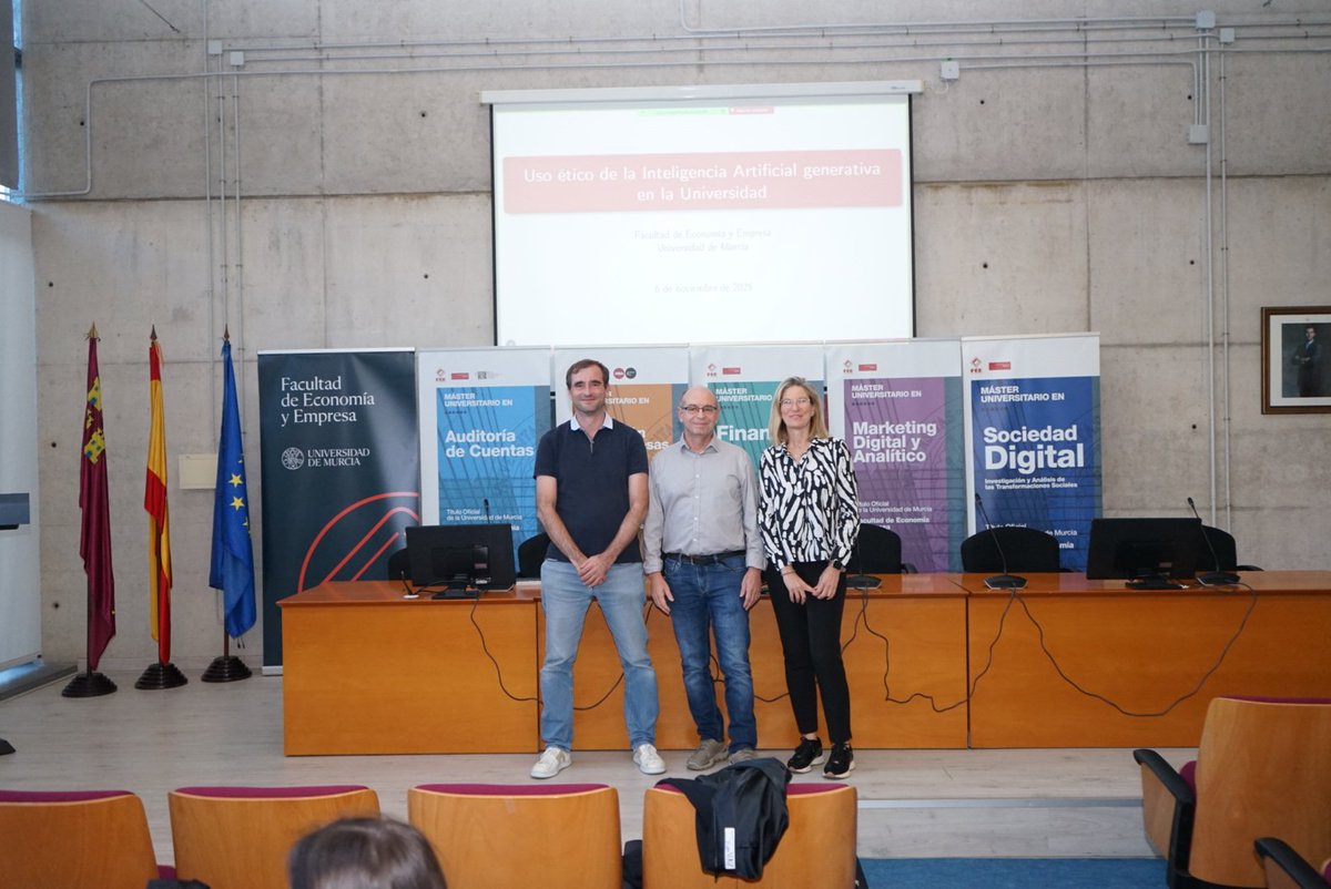 Facultad de Economía y Empresa UMU tweet media