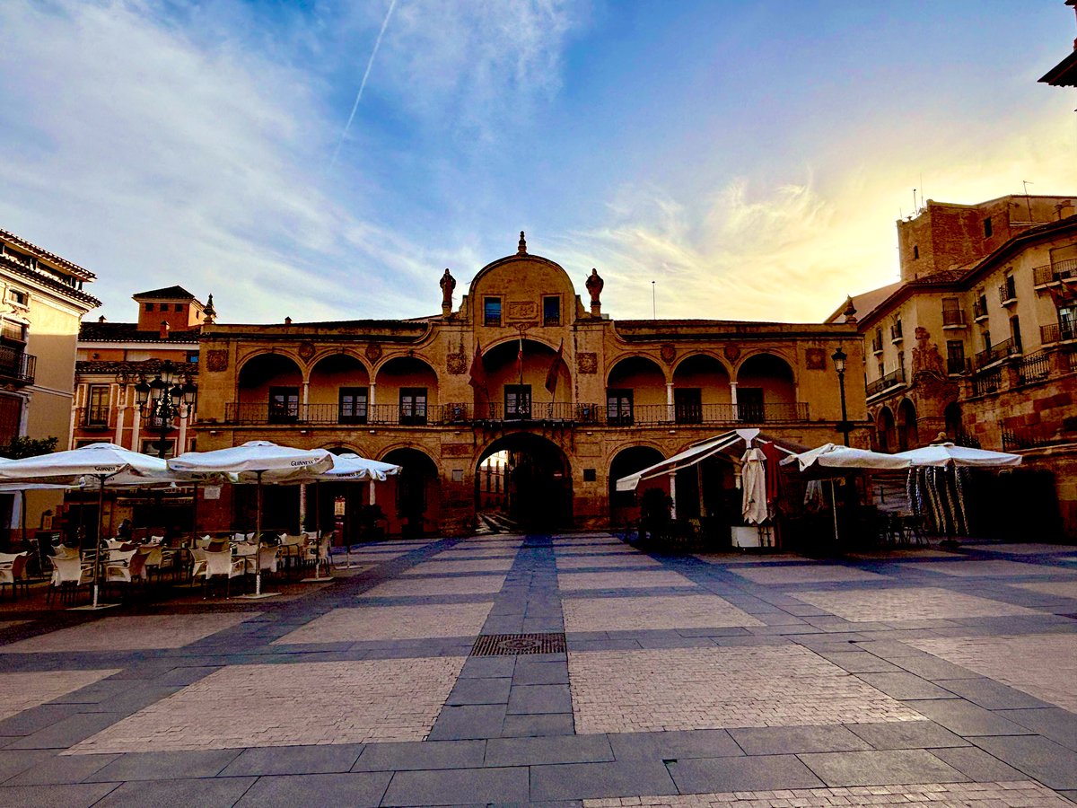 Si estás planeando una escapada por la #RegiondeMurcia , no te puedes perder la ciudad de #Lorca con más de 5000 años de historia y rincones con mucho encanto.

Link directo ⬇️⬇️
verviajando.com/que-ver-en-lor…