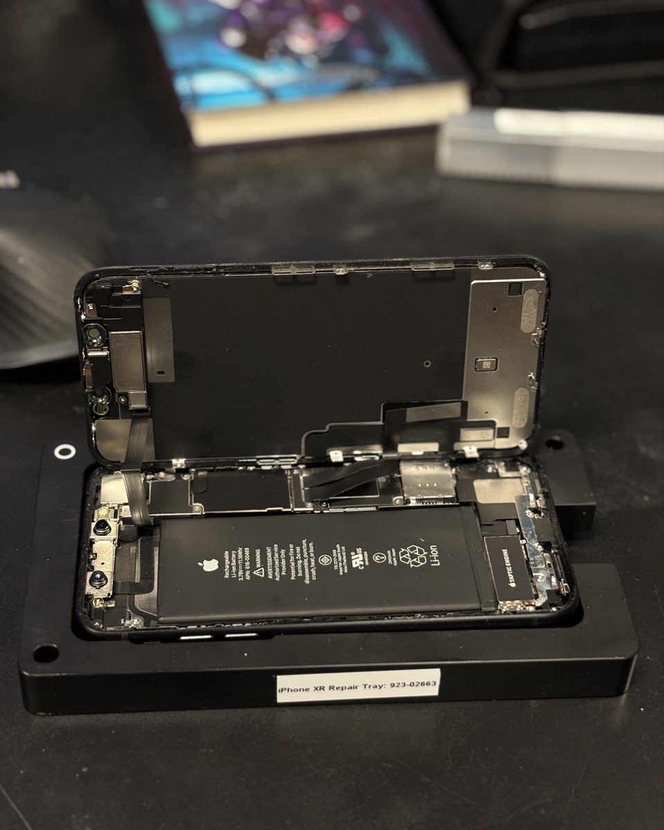 TechZone offers fast, reliable, and Apple-certified repairs for iPhones 8 and newer! We’re part of Apple’s authorized service network, meaning we use the same parts and tools as Apple Stores, but located right on campus. Swing by TechZone and let us get your tech back on track!
