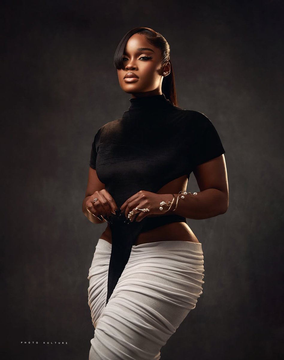 rosenawa2's tweet photo. Happy birthday to the absolute love of my ENTIRE heart!

Today, I celebrate you! The Queen that you are, the woman who’s seen it all, felt it all, and still shows up shining. May your year be filled with everything beautiful you deserve,  Cynthia🙏🏽🤍

I LOVE YOU❤️
@Official_CeeC https://t.co/cL5tz9buux