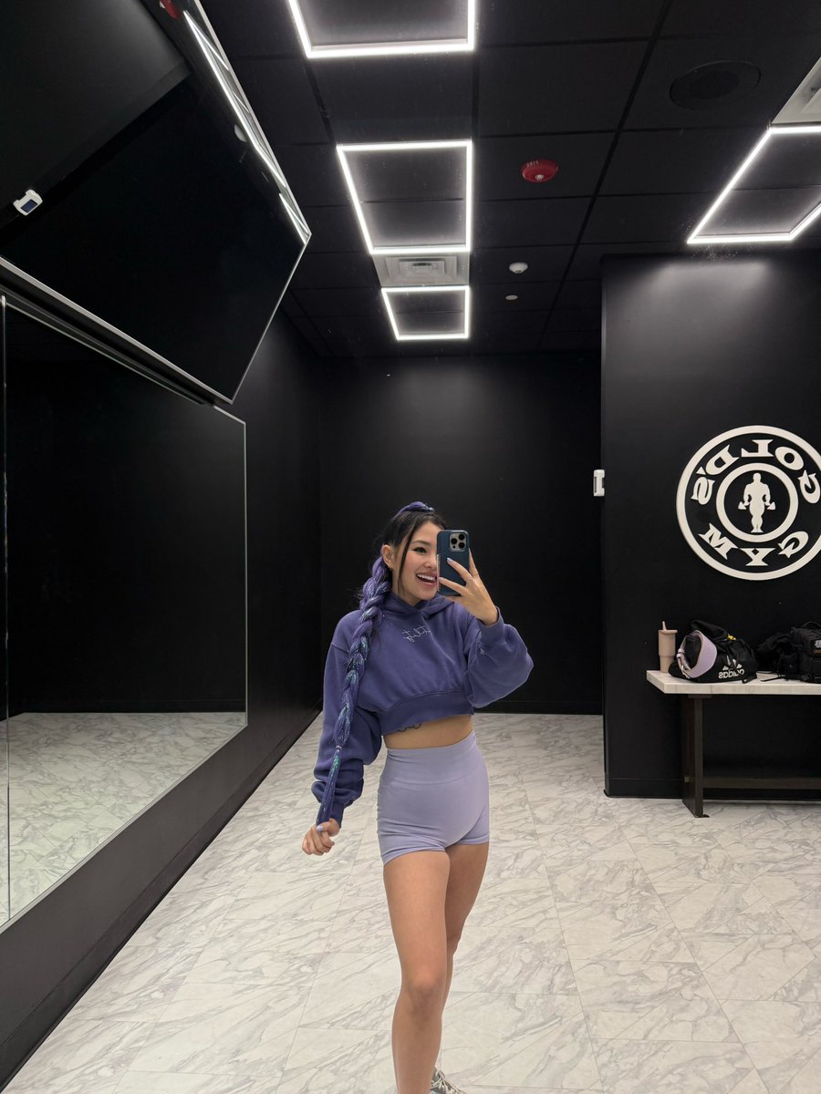 Someone guess who I was for Halloween 🥹