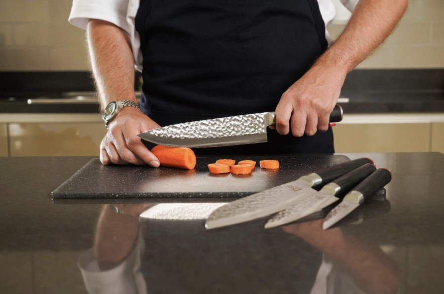 𝐂𝐨𝐥𝐭𝐞𝐥𝐥𝐢 𝐠𝐢𝐚𝐩𝐩𝐨𝐧𝐞𝐬𝐢: 𝟓 𝐥𝐚𝐦𝐞 𝐞𝐬𝐬𝐞𝐧𝐳𝐢𝐚𝐥𝐢 𝐩𝐞𝐫 𝐜𝐮𝐜𝐢𝐧𝐚𝐫𝐞 𝐜𝐨𝐧 𝐚𝐫𝐦𝐨𝐧𝐢𝐚
Leggi l'articolo sul #blog francescamariabattilana.com/2025/11/coltel…