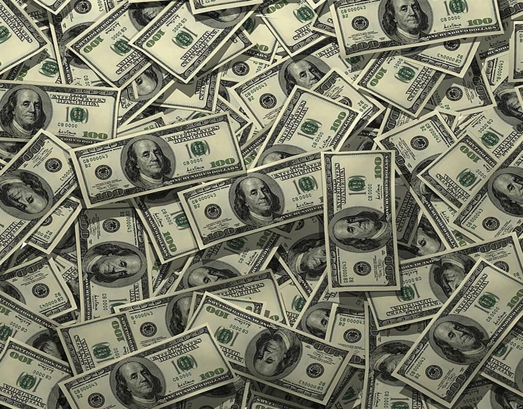 Tarihin en iyi rant-para aklama yöntemi:

Belediye yandaş firmayla it maması için anlaşıyor. 10 paket parası fatura kes:

🟥 9'u cebe
🟩 1'i ite

Devlet, "mamalar nerede?" diye sorunca; fatura gösterip "itler yedi" de.