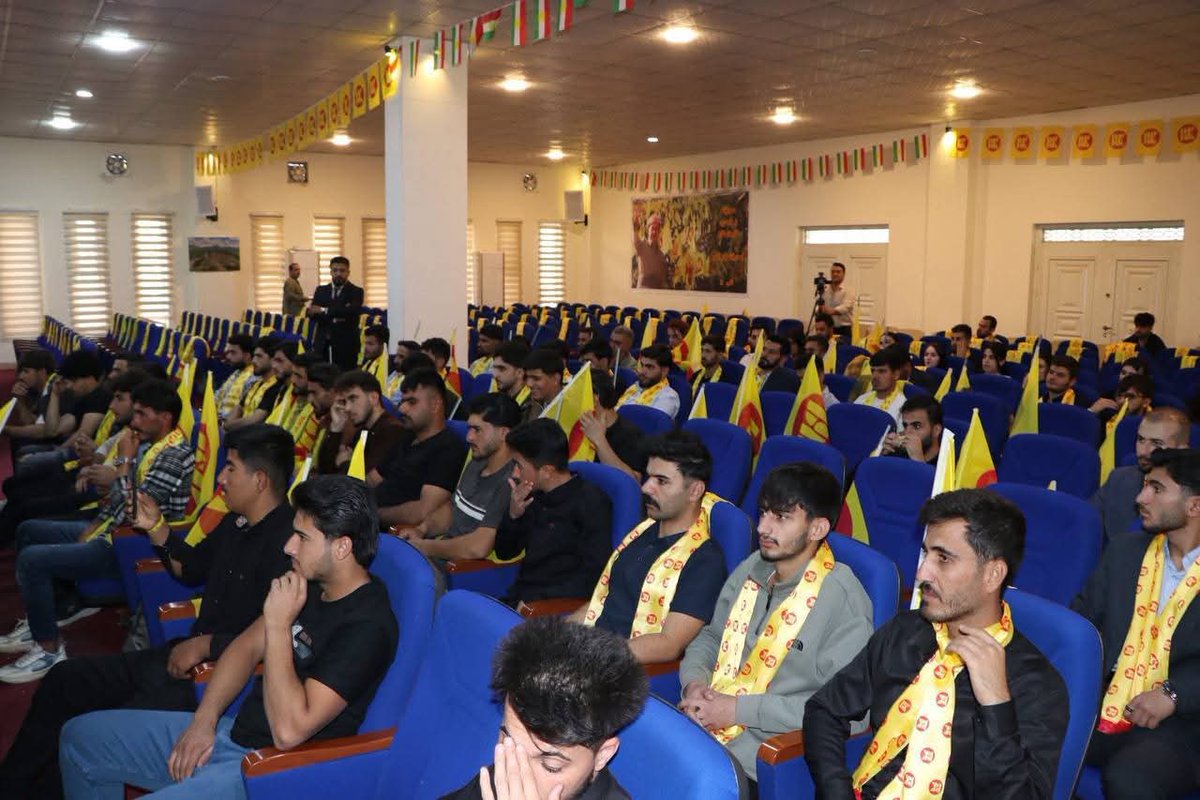 لە شاری رانیە زیاتر لە ١٠٠ گەنج پەیوەندیان بە پارتی کرد لەلایەن کرمانج عزەت بەگ دەرگەڵەیی بەپرسی لقی ١١