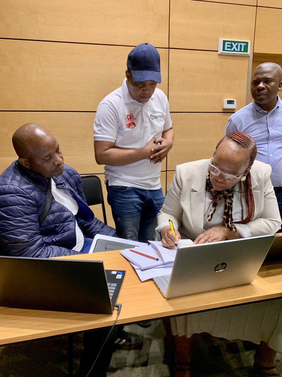 CentreforCommu1's tweet photo. CCDSA met with uMgungundlovu Civil Society Forum Leadership today to strengthen collaboration on district programs and joined planning for the upcoming KZN Provincial #WorldAIDSDay ❤️ #CCDSA #CivilSociety #KZN @CanHCZA @_Hlanganisa @IECSouthAfrica @DDPdemocracy @RanyakaT https://t.co/P0kVl3rDX8