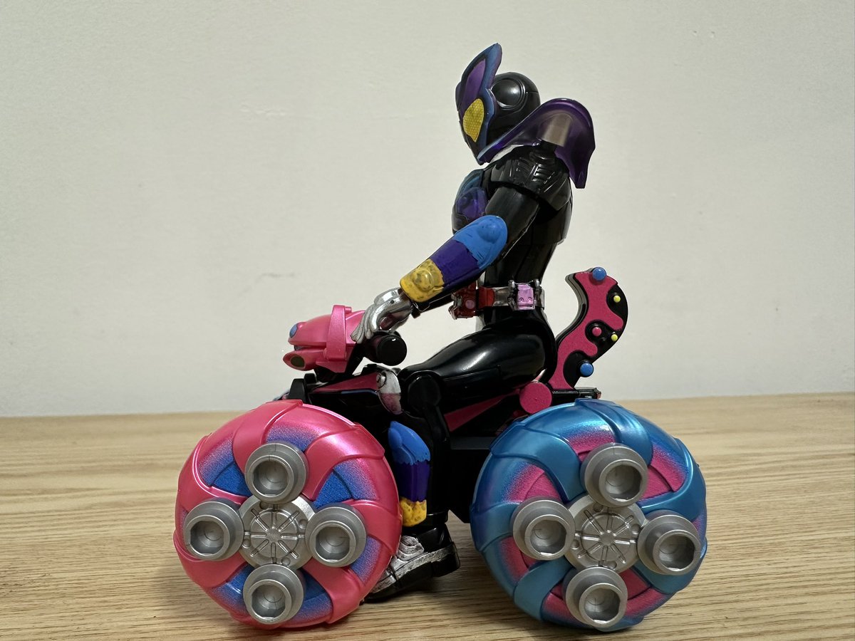 human_j030's tweet photo. So sorry that Blokees' Gavv bike isn't suitable for sodo🤨🤔 https://t.co/HaViWpd6GR