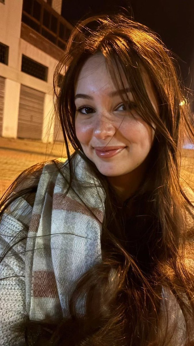 القوة الحقيقية بلبنان هي بشبابه اللي ما بييأسوا إيدي بإيدك لنعمل الفرق
#شباب_لبنان #التغيير_بيبلش_منا