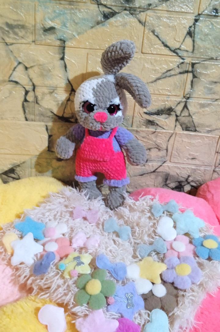 AnaVasic2's tweet image. Bebiron Zvrk sa sarmantnim crno belim trepavicama i pink okicama. 27cm, sasava i nezna. Promo cena 3000 din - Unikat. Porudzbine u Dm... Ovo je ujedno i poslednji iz I serije Bebirona...nastavak sledi ukoliko ova serija bude otisla 🥰🐰🧸🐱