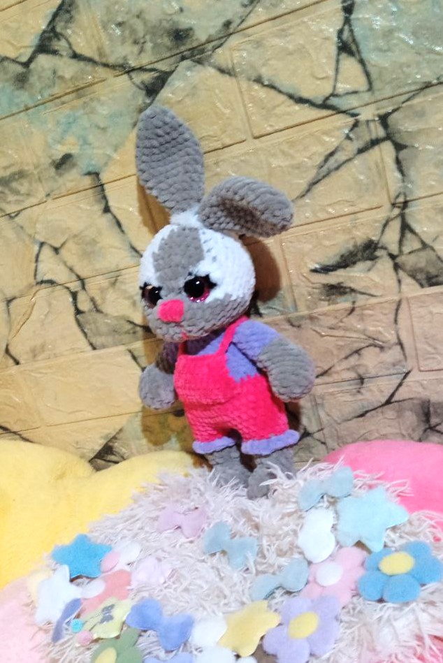 AnaVasic2's tweet image. Bebiron Zvrk sa sarmantnim crno belim trepavicama i pink okicama. 27cm, sasava i nezna. Promo cena 3000 din - Unikat. Porudzbine u Dm... Ovo je ujedno i poslednji iz I serije Bebirona...nastavak sledi ukoliko ova serija bude otisla 🥰🐰🧸🐱