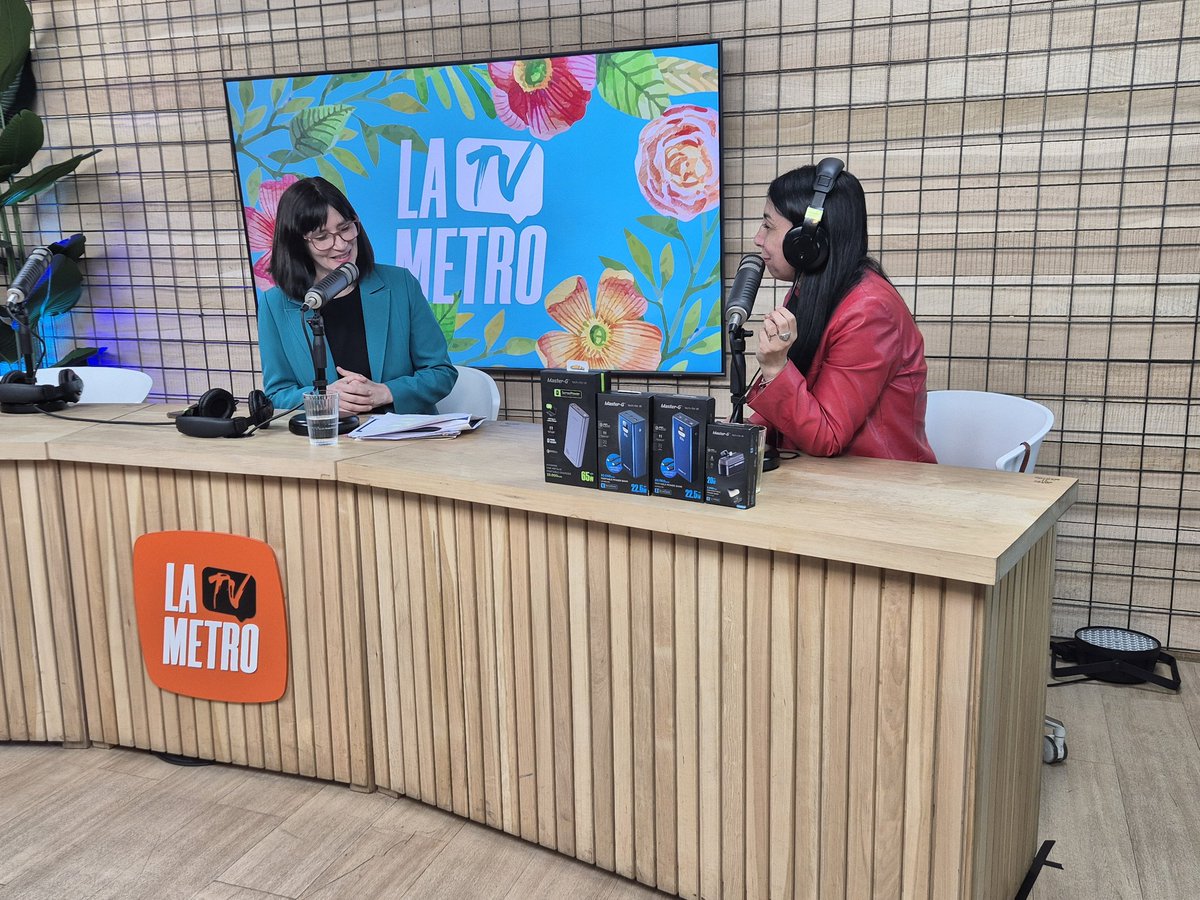Senda_gob's tweet photo. 🖥🎙 Directora de SENDA habla en @lametrocl sobre los resultados del 3° Estudio de Drogas en Población Universitaria. 

En vivo aquí ▶️ https://t.co/5lwnBEAZit https://t.co/KU30I5IPYd