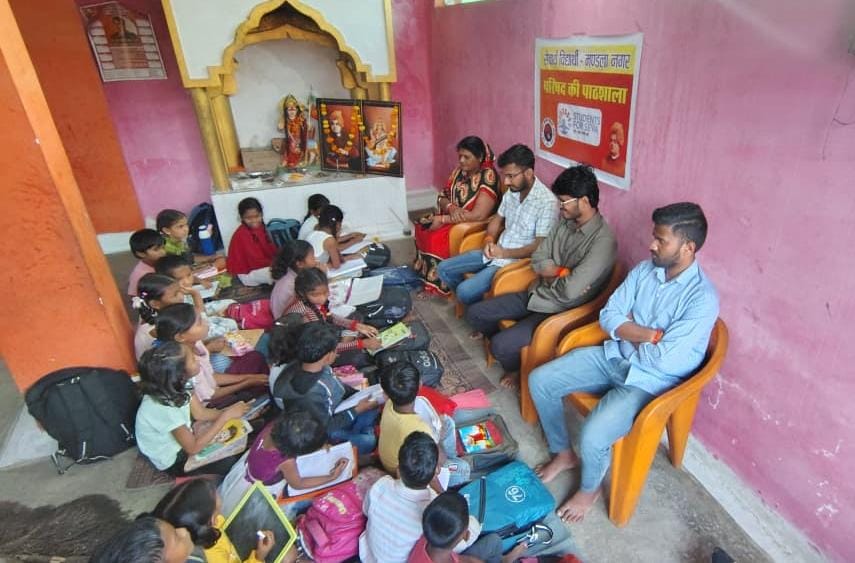 आज मंडल नगर के द्वारा बड़ी खैरी कंपोस्ट कॉलोनी भारत माता मंदिर में सेवार्थ विद्यार्थी (SFS) के माध्यम से नि:शुल्क परिषद की पाठशाला का शुभारंभ किया गया।
#students4sevamk
#students4seva 
#ABVP_MANDLA