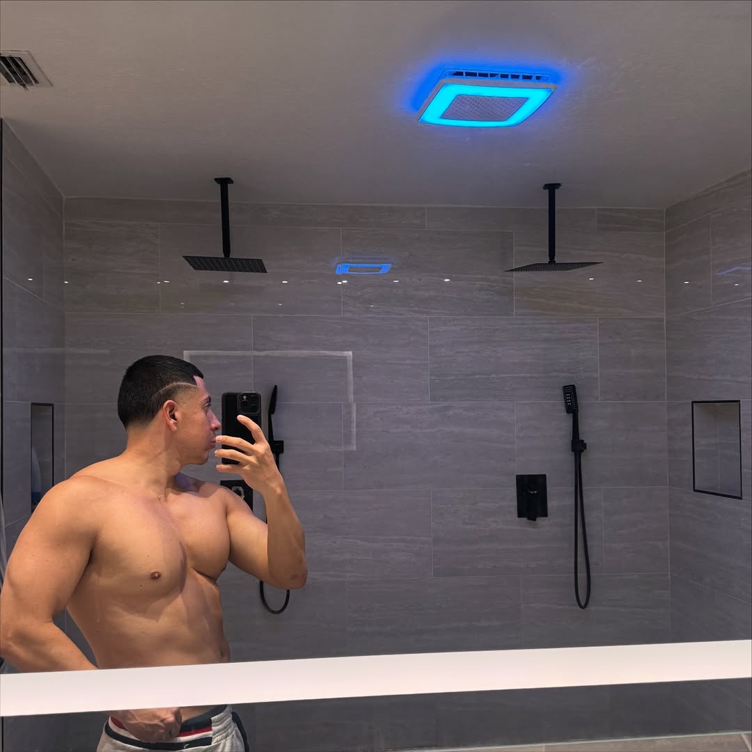 Ganvini25's tweet photo. When God levels you up, the mindset, the money, and the muscle all rise together.

Gym. Credit. Faith. Elevation mode. 🚀

Build your credit the right way where banks can actually lend!! Need Help! DM me!

#GodBlessYall #CreditStrong #LFG https://t.co/2oHJXuRauZ