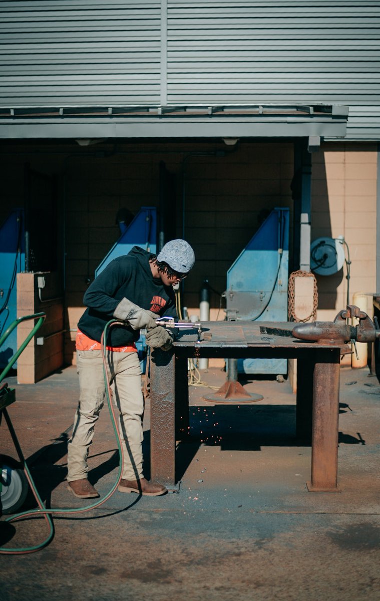 goCLTCC's tweet image. Whether recharging in the break room or sparking creativity in the lab, our welding students are always honing their craft. Dedicated and ready to build the future! #goCLTCC😸 #BobcatProud🐾   #BuildingCommUNITY #goLCTCS #WorkforceDevelopment #CommunityCollege