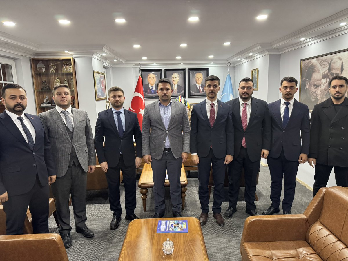 Bağcılar Ülkü Ocakları olarak Ocak Başkanımız Sn. Ramazan Koç ile birlikte, İl Başkanımız Sn. Alparslan Doğan’ı makamında ziyaret ederek gelecek dönem çalışmalarımız üzerine istişarelerde bulunarak emir ve talimatlarını aldık.
<a href="/ayyildirim1/">Ahmet Yiğit Yıldırım</a> 
<a href="/Aalparslandogan/">Alparslan DOĞAN</a> 
<a href="/ramazankoc34/">Ramazan Koç</a>