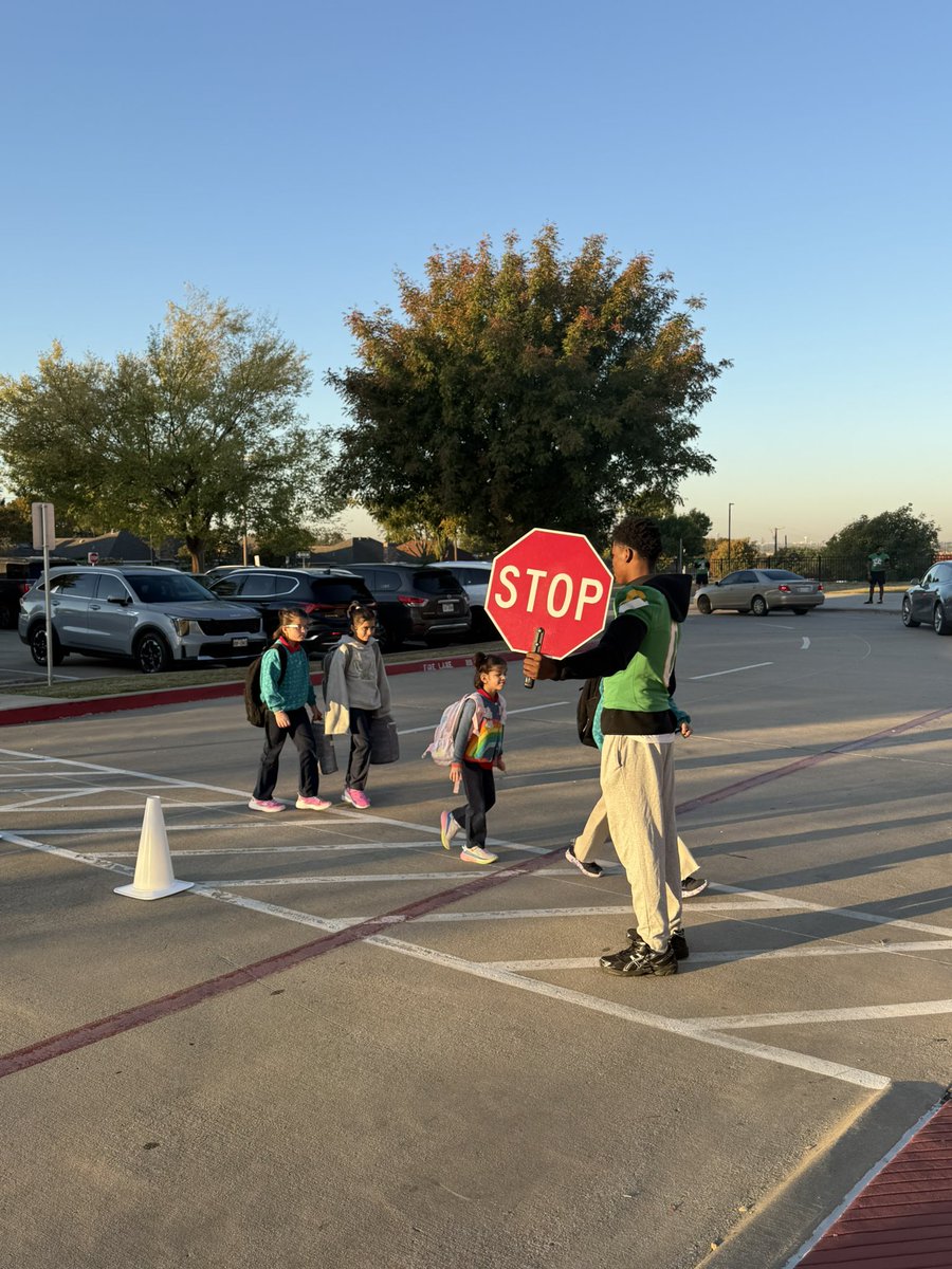 ThaBallCoach's tweet image. We had an incredible time visiting Good Elementary this morning! It was great seeing all the smiles and energy from the kids. Looking forward to our next visit soon! #TAAT #TrojanNation🟢🟡