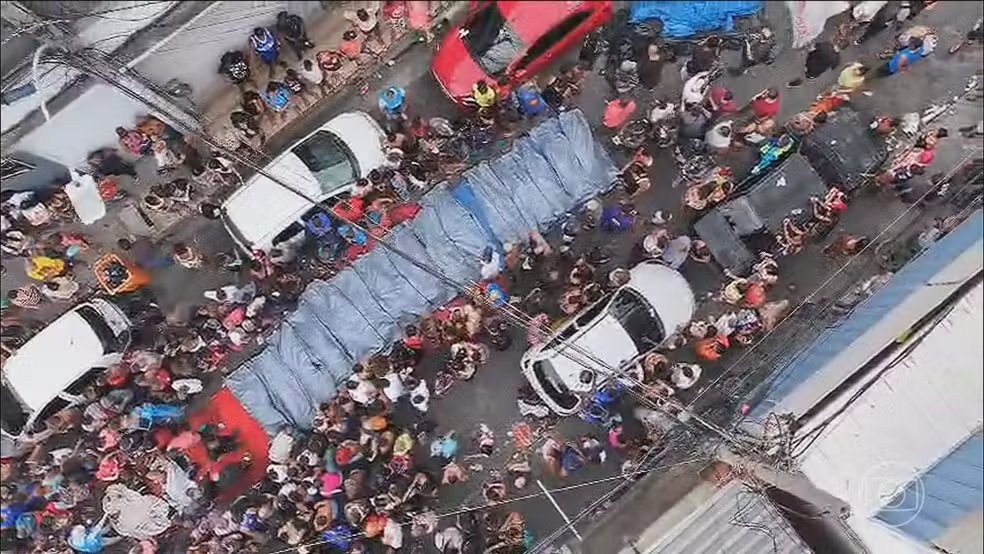 oasisradiofm20's tweet image. 🚨 NOVA OPERAÇÃO NO ALEMÃO
Após ação que deixou 121 mortos, o governo do RJ planeja nova incursão nos complexos do Alemão e Penha ainda este ano.
Também estão na mira Rocinha, Maré, Cidade de Deus e Complexo de Israel.
#RioDeJaneiro #ComplexoDoAlemão #OperaçãoPolicial