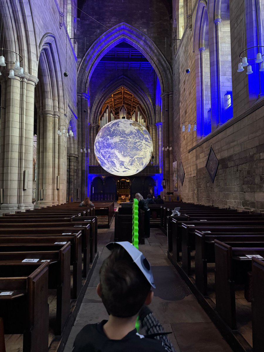 hellomavis_'s tweet image. Taking Time To Look Up 🌎

Standing under the Gaia Earth at Hexham Abbey reminded me: leadership is about perspective. As #EarthshotPrize celebrates those repairing our planet, let’s also pause, reflect, and reconnect with purpose. 🌍 #Leadership #HelloMavis
