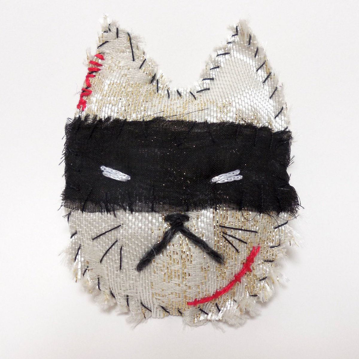 bunnvamp's tweet photo. Unexpected bad cat finds its way into my Etsy shop (I made one too many) - https://t.co/kIJ6SmuUvC .
#badcat #catbrooch #ccmakers https://t.co/7lkFUrBevf
