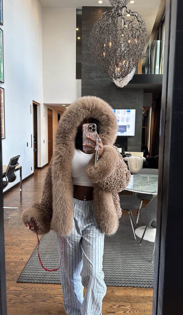 📲 Olandria via IG story!