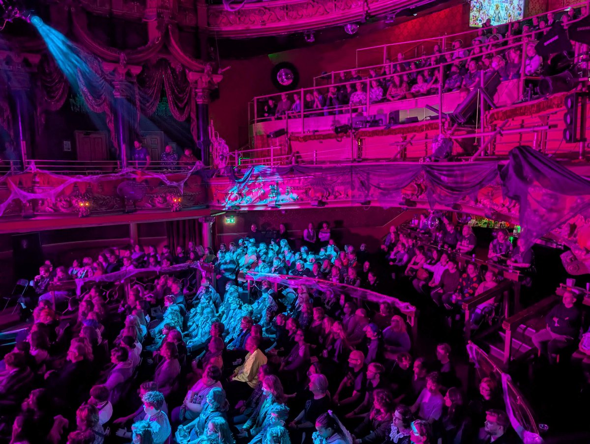 TheRustyQuill's tweet photo. Tonight is the final performance of #MagnusLive The Hilltop at The Clapham Grand. This is, to our knowledge, the first ever full, professional theatrical stage adaptation of a fiction podcast. (1/3) https://t.co/2Uzumqy4HZ