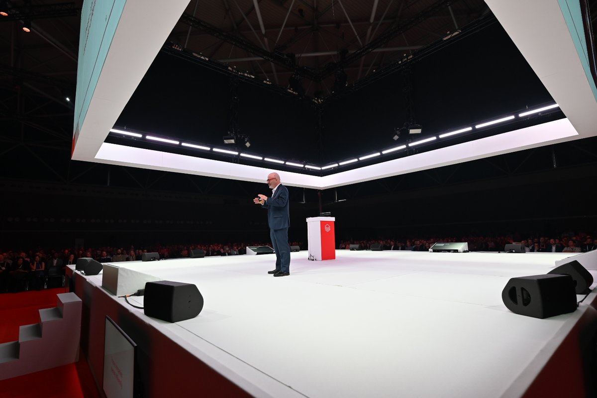 Data_AI_Summit's tweet image. That’s a wrap, Amsterdam 🇳🇱!

Thank you, everyone, from our customers to partners and community, for being part of it.

As Benelux gets ready for the future of AI Apps and AI Agents, we&apos;re getting ready for our next stop on the #DataAIWorldTour in EMEA. See you soon, Milan!