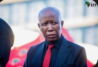 Lebstar9's tweet image. Haybo have you noticed Julius Malema has chosen his side #AdHocCommittee 👀

No difference between the two🤞