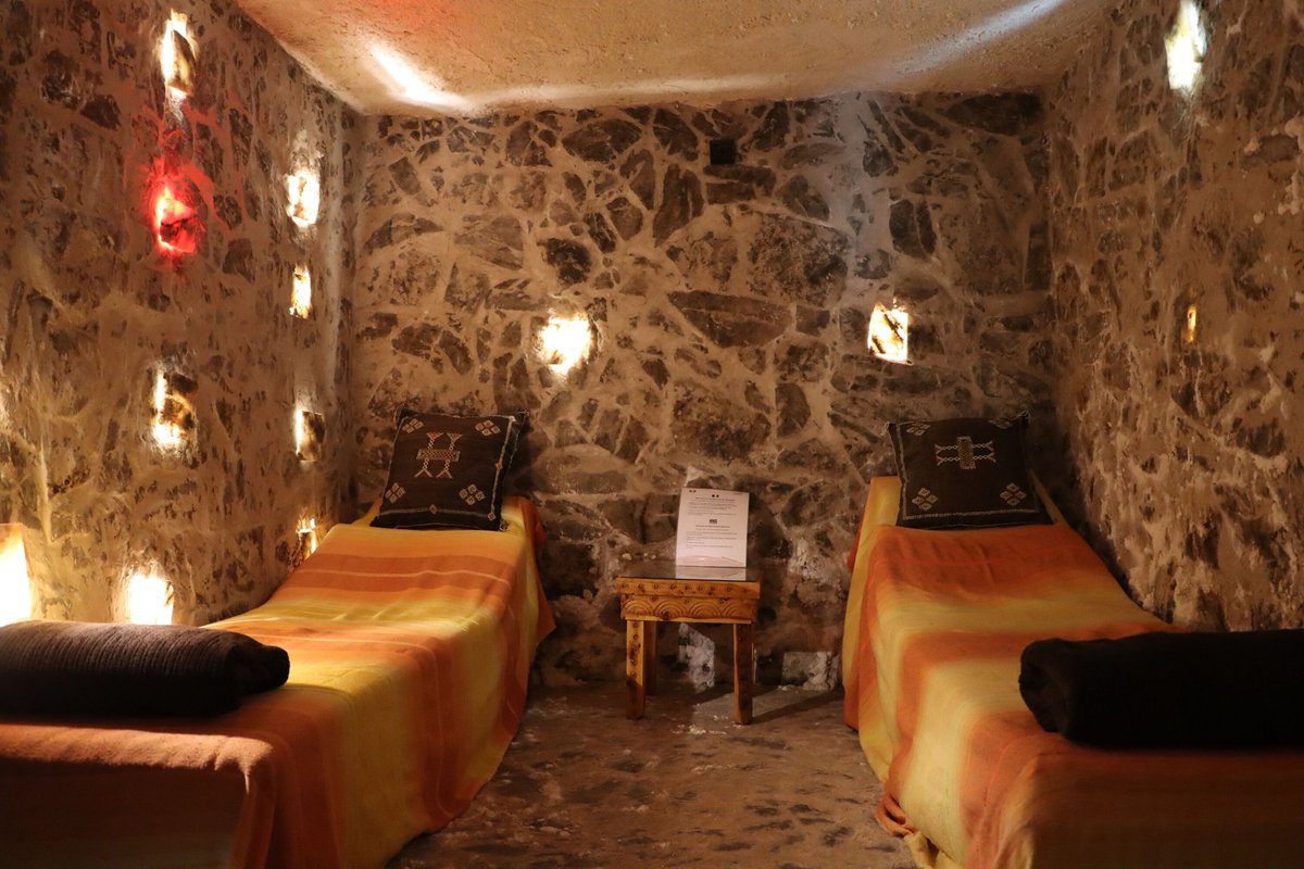 ecolodgemorocco's tweet photo. 45 min in the #AtlasKasbah salt cave in #Agadir offers a unique rejuvenating experience.
45 minutes dans la grotte de sel de l'#ecolodge offrent une expérience unique de détente.
#wellness #SPA #SaltCave #haliotherapie #ecolodgemaroc #ecolodgemorocco https://t.co/zRt84rqOUZ