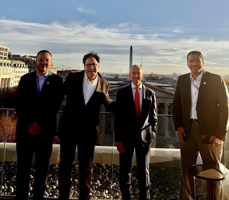 ناقشنا اليوم في #قمة_مستقبل_الصحة بمعهد ميلكن في واشنطن، مستقبل العلاجات الجينية والتحديات امام تطبيقات الذكاء الاصطناعي الطبية ودور الأطر التنظيمية والبحثية في تسريع وصولها للمرضى، واستعرضت جهود التخصصي ليكون مركزًا عالميًا للابتكار الصحي.