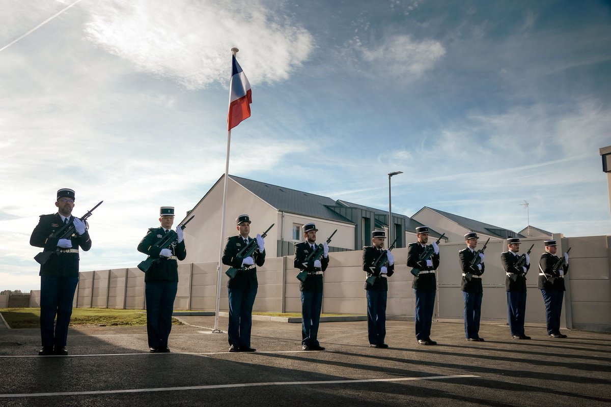Gendarmerie's tweet image. #Gendarmerie 🇫🇷 Ce mardi 4 novembre a été inaugurée la nouvelle Brigade Territoriale Autonome implantée au sein de la commune de Le Malesherbois dans le #Loiret. La gendarmerie est une force de couverture des territoires, au plus proche de la population, et des élus. 👏
