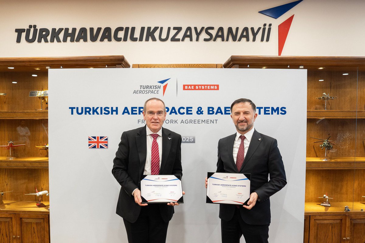Defence_Turk's tweet image. 🔵🇹🇷TUSAŞ ve 🇬🇧BAE Systems’dan mutabakat zaptı 

🔸TUSAŞ ve BAE Systems arasında insansız hava sistemleri ve ilgili teknolojiler alanında iş birliği yapmak üzere Mutabakat Zaptı imzalandı.