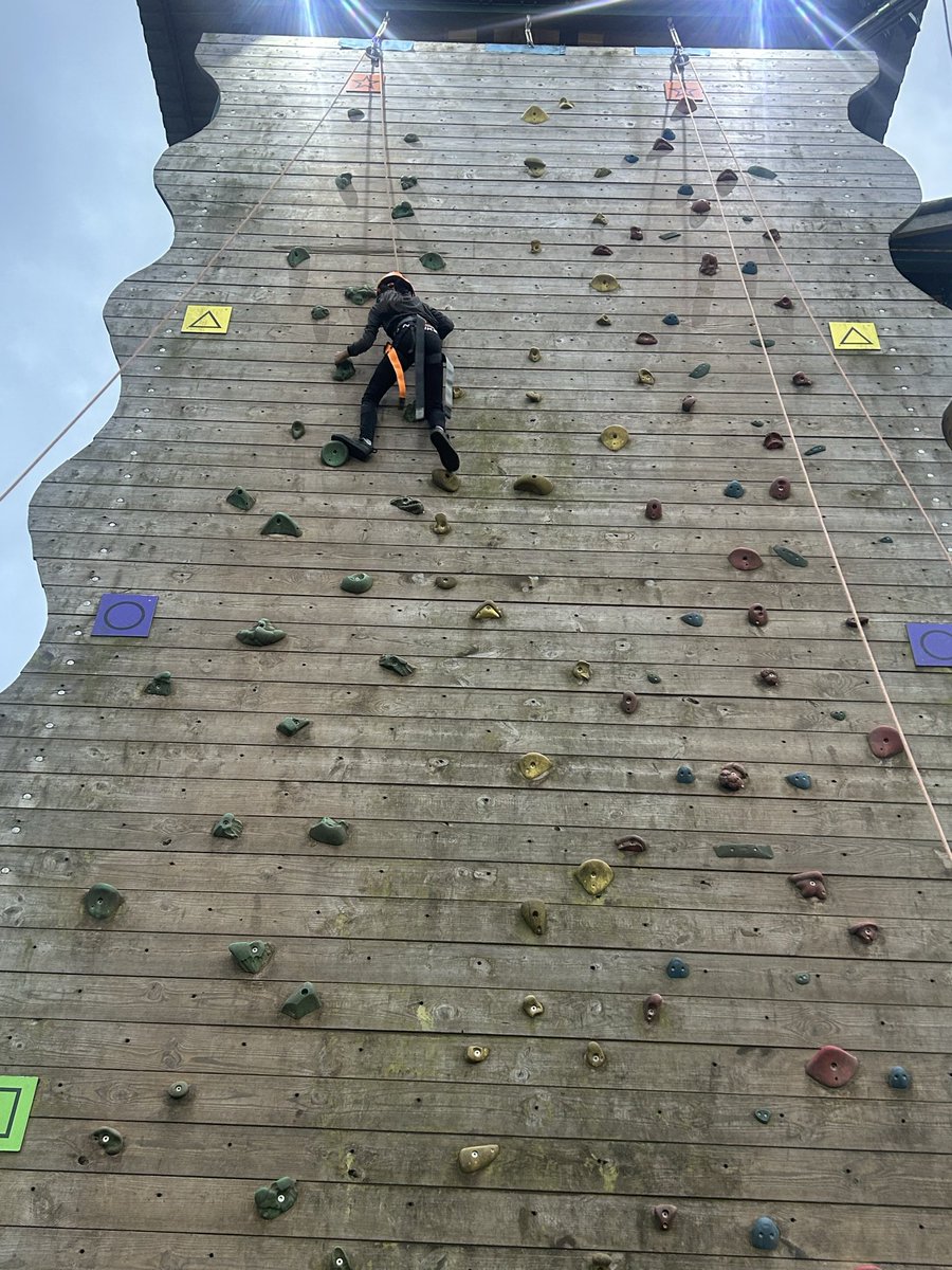 Hallam Fields Primary School tweet media