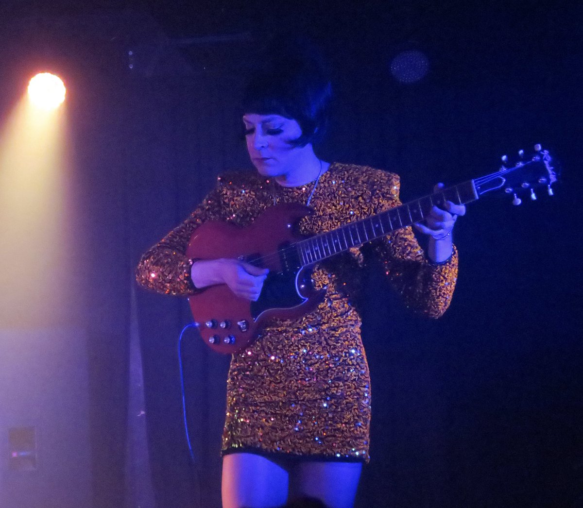 KidaIU's tweet photo. Cindy Lee at The Empty Bottle #cindylee https://t.co/hk9FGcwrRB