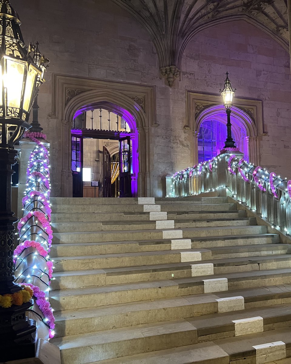 ChCh_Oxford's tweet image. We’re still glowing from our recent Diwali Dinner – here are some of our favourite snaps of the Great Hall before the meal! 🪔 #Diwali2025 #ChCh500 #MuChChLove